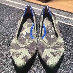 Green Camo Rothy’s with coral and black heel stripes. The Point, 6.5, GUC